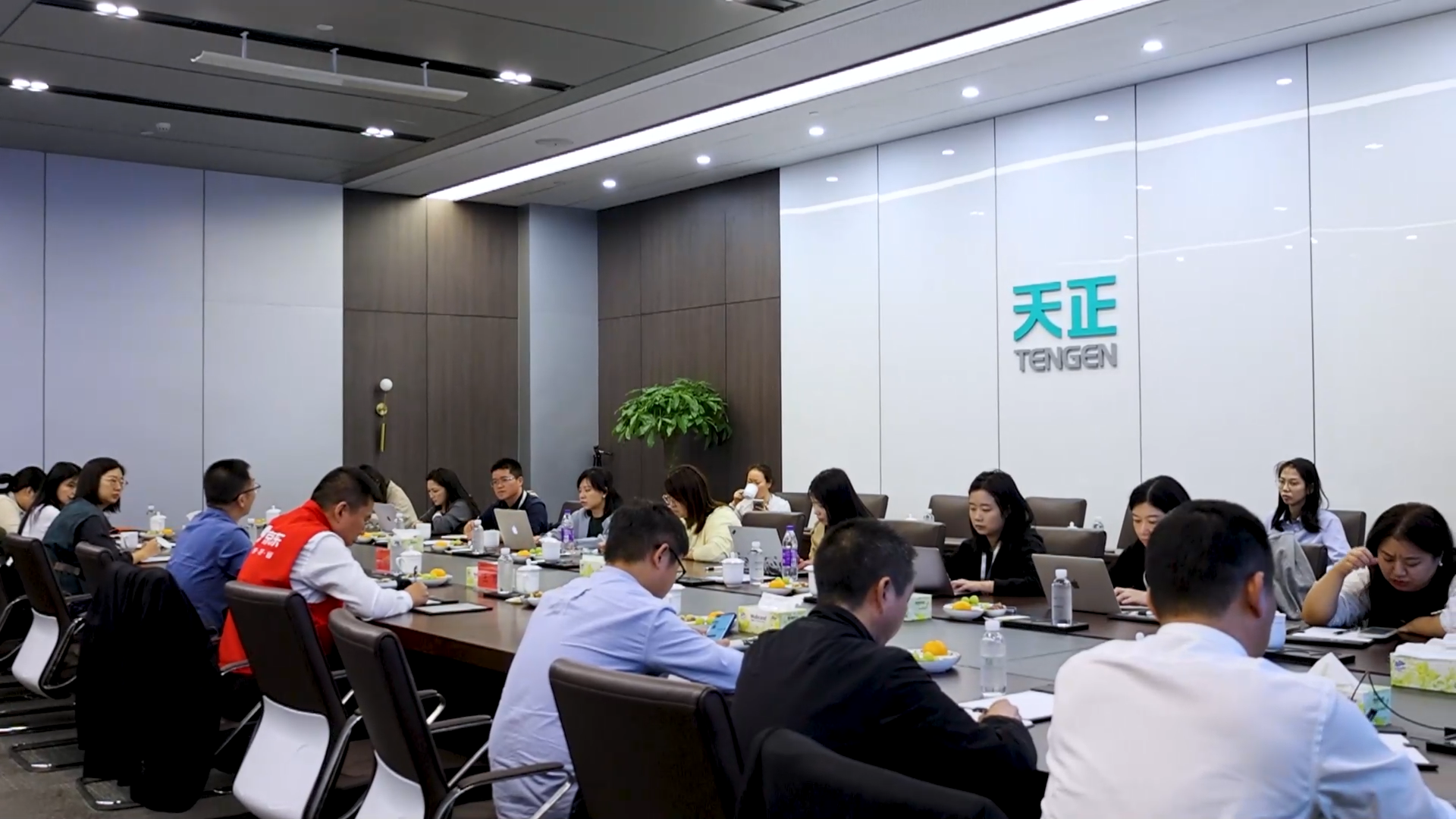 京东工业走进鉴黄师网页版，探访产业数智化之路！